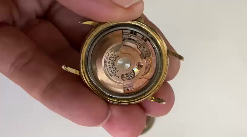 مجموعه ساعات قديم سويسري
العدد 7 قطع
بيهن قطعه اوتماتيك تغليف ذهب شغاله نقص زمبلك 
والقطع البقيه يشتغلن ويوكفن
نصب تكويك فقط القطعه الجيبيه بطاريه


**إذا كنت صاحب هذا الإعلان وتريد حذفه لأي سبب، رجاءا أرسل رسالة إلى الدعم الفني**