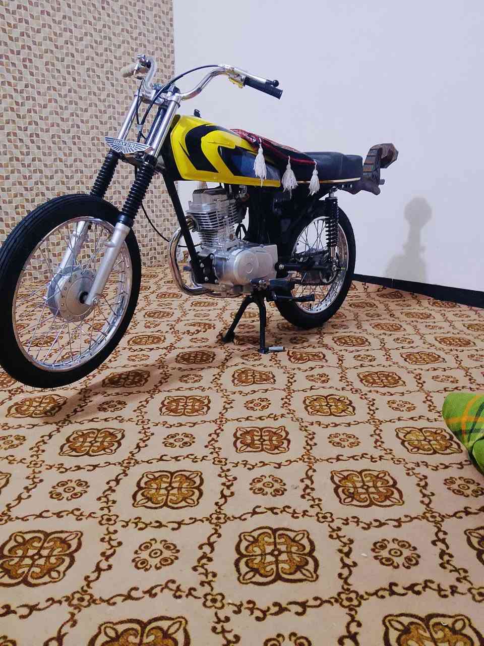 السلام عليكم دراجه البيع دراجه جديده ستوه معمره غراض 26 كله نامه اصلي وشاصي نامه 26 سكنر 7وراق دراجه مال معاتب دراجه ما ناقصه برقي عنوان دوانيه مركز رقم *********** واتساب
