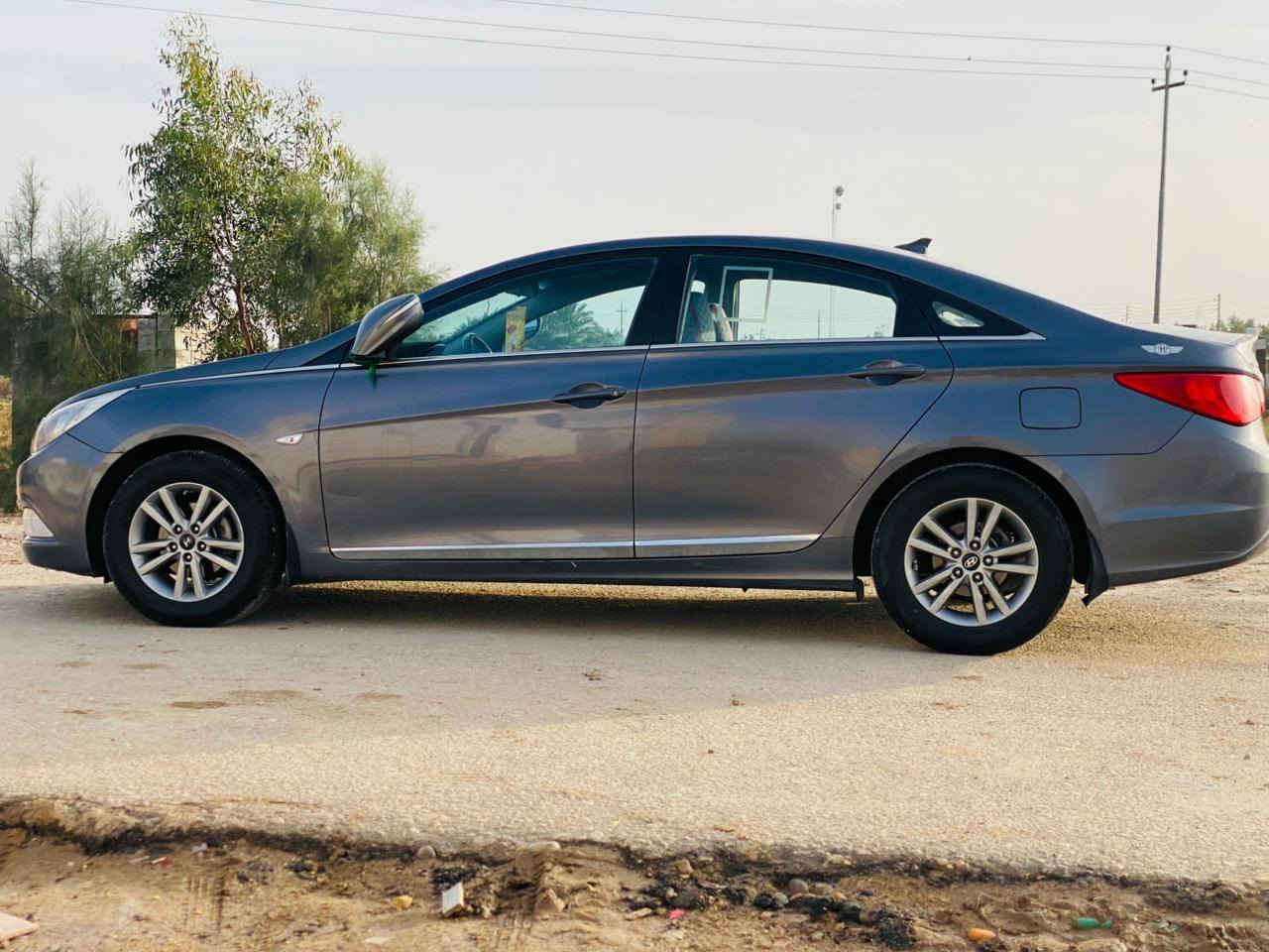 سلام عليكم لبيع سوناتا 14كوري كفالة عامه ضربه وتبديل وصبغ حداديه وتخم تأير ومكينه وكير كفالة سنويه ل 30 تحويل مباشر مشروع وطني رقم بغداد ماشيه 120الف سياره فول من عد لفتحه سعر سياره 105بيه مجال مكان سياره عماره شراي ينتصل ***********
