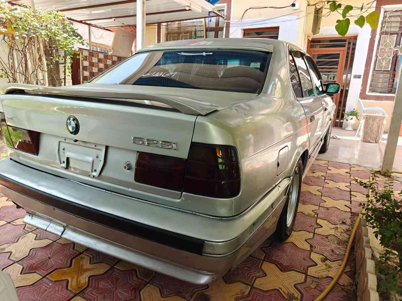 السلام عليكم

بي ام BMW

البيع موديل1992

525iمسكر عددل  

بلاد اوتماتيك  

اربعه جام كهرباي 

رقم بغداد تحويل ثاني يوم 

مكاني الحيدريه بين النجف وكربلاء 

السعر48وبيهه مجال حك الجيه 

السياره بدون ضرر جارده بيهه فقط

جاهزه السياره مكينه كير حداديه تخم تاير

اخوان التفاصيل اكثر الاتصال ‭٠٧٨٢ ٦٥٥ ٦٢٥٥‬

غير متواجد عالفيس  وبخدمتكم
