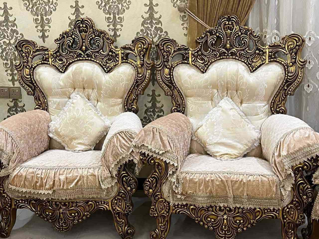 غراض بيت للبيع
الغرفة الصاج ب500 
الغرفة البيضة 900
المعرض 600
التخم الملكي هن تخمين مشابهات جامبو والتيجان عاج ثنينهن بمليوتين وربع
التخم الرصاصي ب500
ميز وطبلات 4 تركي جام اسود وخشب ابيض ب100
طبلات رباعية صاج ب 35
كنتور طلاكتين عدد ثنين الواحد ب125
جرابي نفر عدد ثنين ثنينهنب 40

المكان حي اور


**إذا كنت صاحب هذا الإعلان وتريد حذفه لأي سبب، رجاءا أرسل رسالة إلى الدعم الفني**