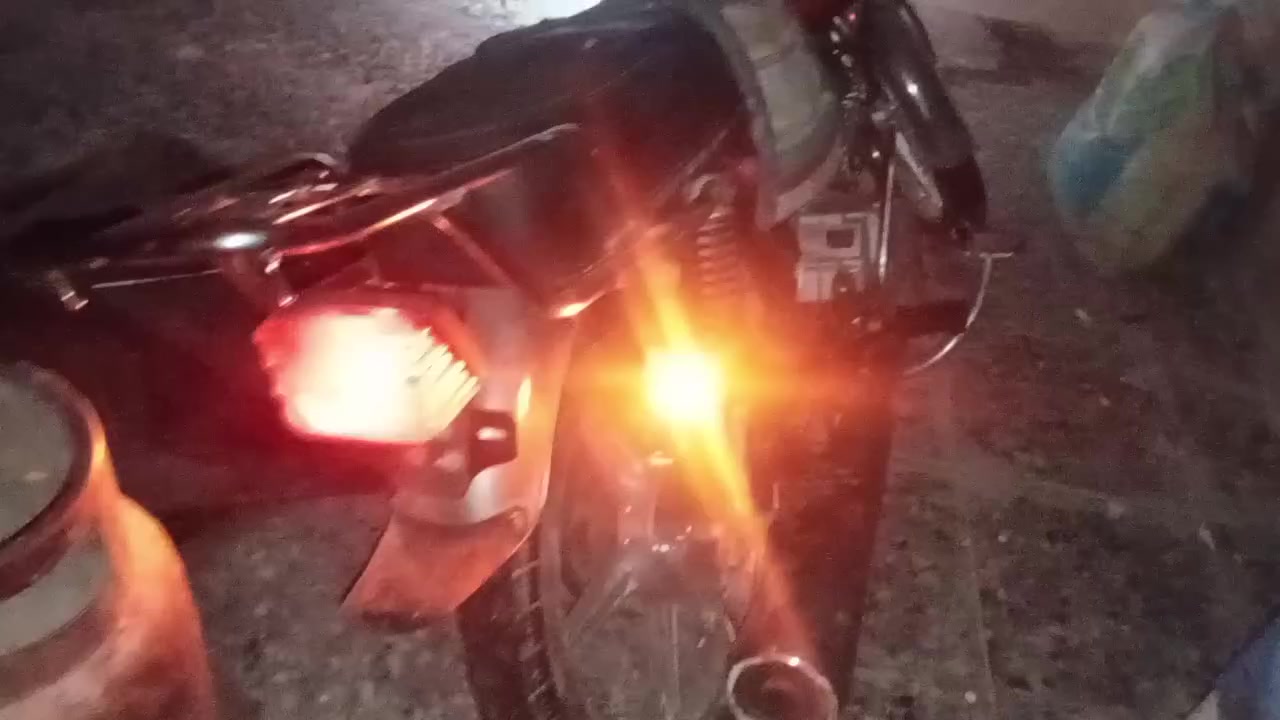 سلام عليكم ورحمة الله وبركاته 
دراجة سيفان موديل 20 وراق صوليه ونضيفه حيل سلف وهندر شاير هورن دبلات كدامي وخلفي يشتغلهن دشبول شغال محرك خير من الله خرسه وراق صوليه مدفوعه كمرك صينيه سنجيل موجودة دراجة شلعه ومعدل فول مكان بابل محاويل قريه البعلوان سعر 500 وبيه مجال بسيط  ترهم مراوس نضيفه تايكر نامه


**إذا كنت صاحب هذا الإعلان وتريد حذفه لأي سبب، رجاءا أرسل رسالة إلى الدعم الفني**