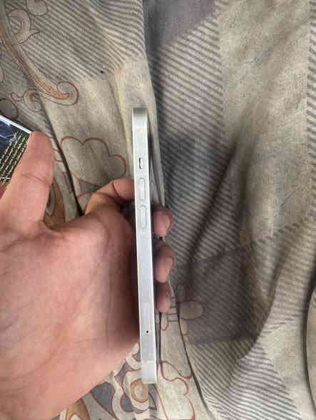 السلام عليكم ١٣ عادي ذاكره ٢٥٦ بطاريه ٨٠ السعر ٣٥٠ وبي مجال 
***********
