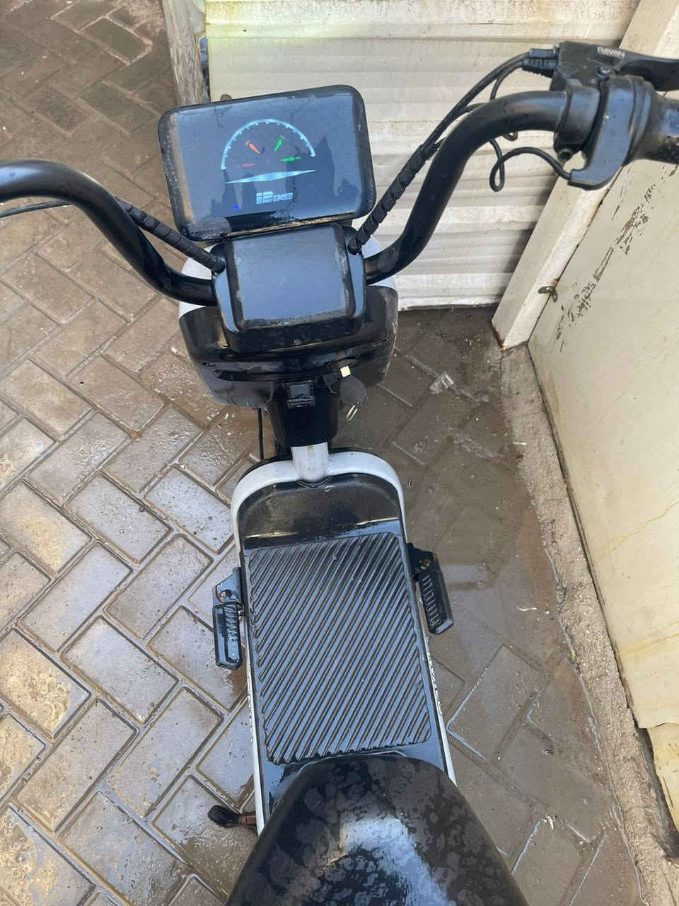 سلام عليكم دراجة شحن مديل2023مال بيت نضيفه حجم 14سويج2 بريكات خلفي امامي شغلات سعر175 رقم***********
