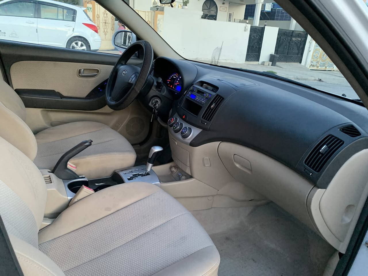 ئاڤانتی بڕاوە مۆدیل ٢٠٠٧ نمونە لە جوانی  ١٣٠ هەزار ڕۆیشتووە مەكینە بچووكی دكشن بەرز (مەرغووب) گێر ئۆتۆماتیك گێر و مەكینە بەشەرت سەقف و خایس و ڕزیووی بە شەرت چوار تایە و ویل گەورە سەیارەكە زۆر تووند و تۆڵە و هەر هەموو شتێكی بەستراوە و مەزبووتە 
ژمارە موبایل/  
***********
***********
ناونیشان ڕانیە 
تكایە ئەگەر موشتەری تەلەفۆن بكە یان لە مەسەنجەر نامە بنێرە
