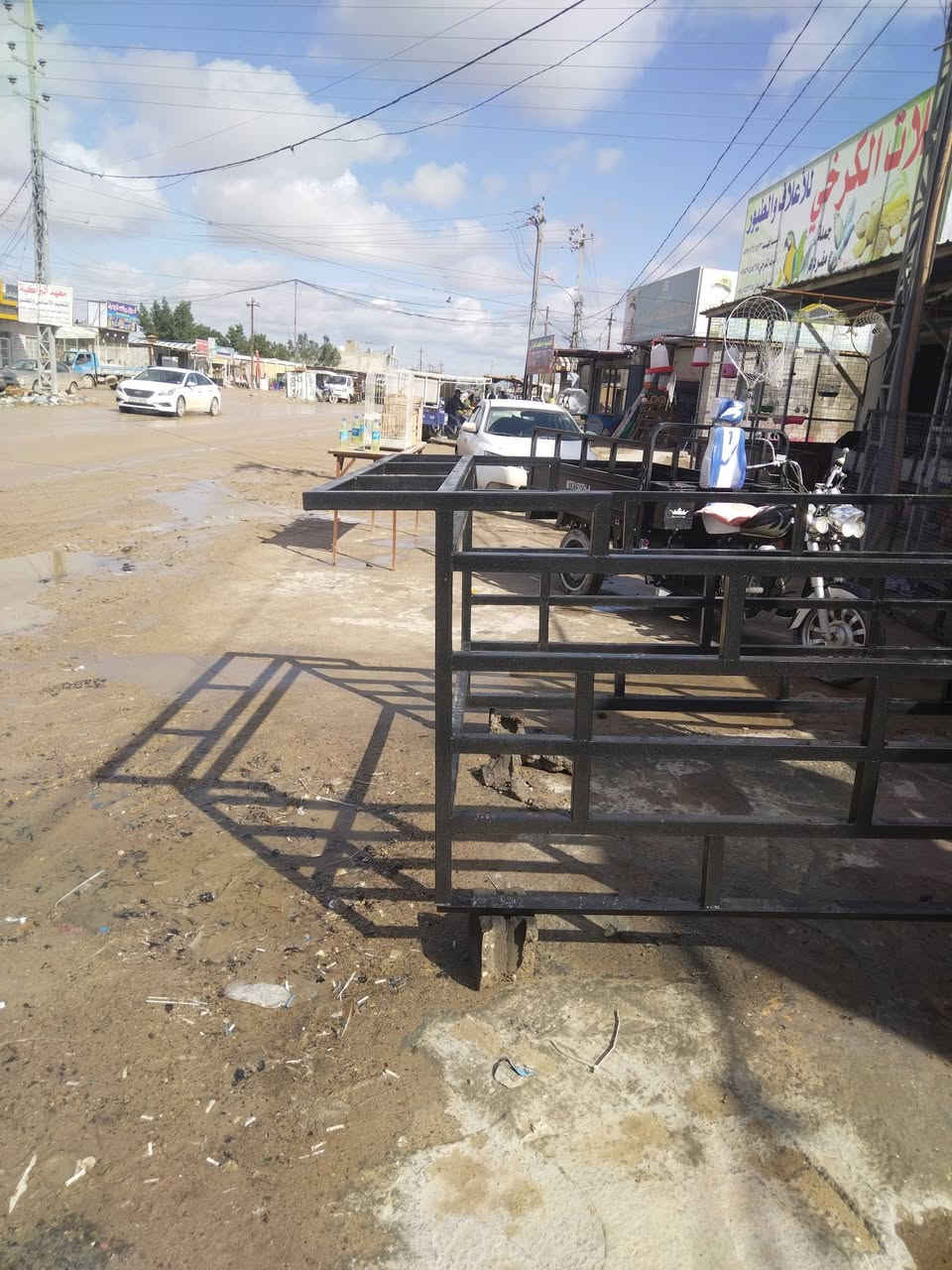 سلام عليكم مرخصت مدير الكروب محجر كيه البيع حديد السعر ٣٠٠ الف مكاني نجف كوفه شارع المعمل ***********
