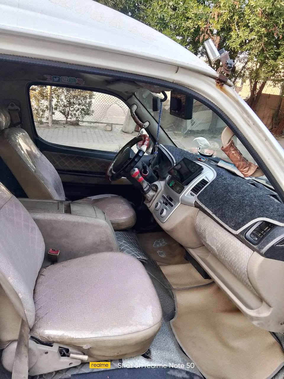 السلام عليكم 
جنبي 2014 للبيع سنوية باسمي 
مكاني الدورة المهدية الثانية 
سعر 85 غير متواجد ع فيس 
رقمي ***********
