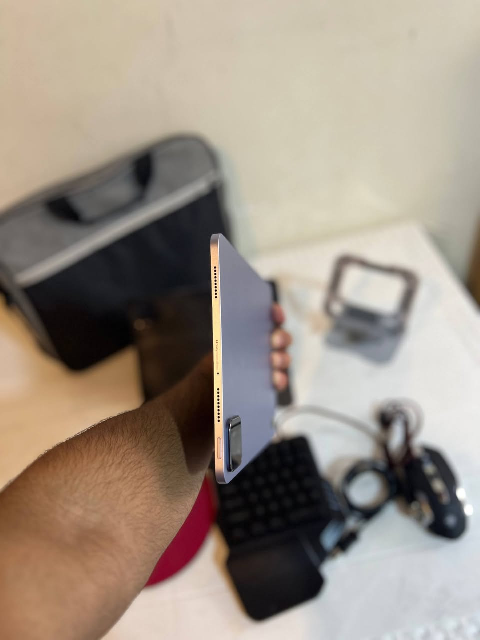 سلام عليكم
Xiaomi pad 7
جهاز حيل نضيف مستخدم شي قليل 
رام 12+12 
ذاكرة 256 
144 هيرتز 
ببجي 90 فريم حقيقي
باكيت موجود شاحنة موجودة غراضو كاملة 
مع ملحقات 
ماوس ضوئي 
كيبور ضوئي 
ماوس باد 
ستاند للتاب 
جنطة 
توصالة للماوس ولكيبور 
جهاز حيل نضيف مستخدم شي قليل مكاني موصل 
سعر راسلني واتساب او ماسنجر وتدلل 
*********** مكالمة و واتساب
