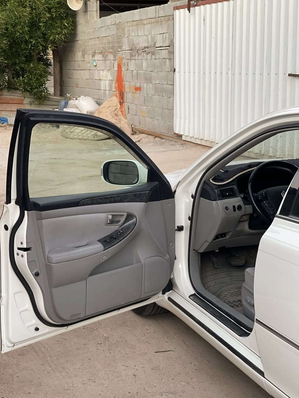 السلام عليكم كراون شاهينه رقم بصره موديل ٢٠٠٧دخول جديد شاصي ٨٢سياره باسمي تحويل ثاني يوم سياره كفاله مواصفات ٣دكم تنته ثلاجه برده بصمه ٤ابواب كشنات٤كهرباء كروز سرعه وبعد بيهه مواصفات تخم تاير ستوه شاده +باتري جديد .السعر١٧٥وبيها مجال٠رقم الهاتف ***********المكان بصره
