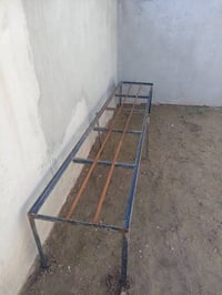 ميز حديد • طول ٣ متر • عرض ٦٠ سم