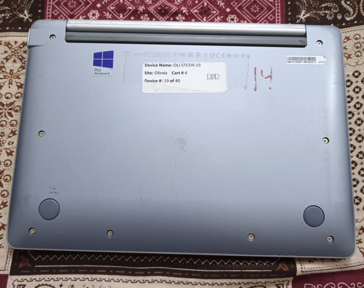 ‏سلام عليكم لابتوب أيسر للبيع شاشة لمس مع قلم 
‏يشتغل ايباد لابتوب بنفس الوقت ذاكرة 64GB كيبورت عربي انكليزي السعر 80 الف بيه مجال تصال على الرقم ***********
