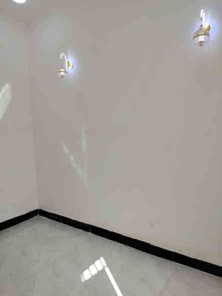 دار للبيع مساحه 75متر 🏘
خدمات كامله من ماء وكهرباء ونترنيت ضوئي وناره شوارع ليليه ومدرس وتبليط للباب بلخط الاول وقريب عن سوك العنوان مقابيل ملحق قريه الغدير السعر 33وبي مجال الاستفسار اكثر وباقي الملاحضات وتساب وبخدمتك ***********
