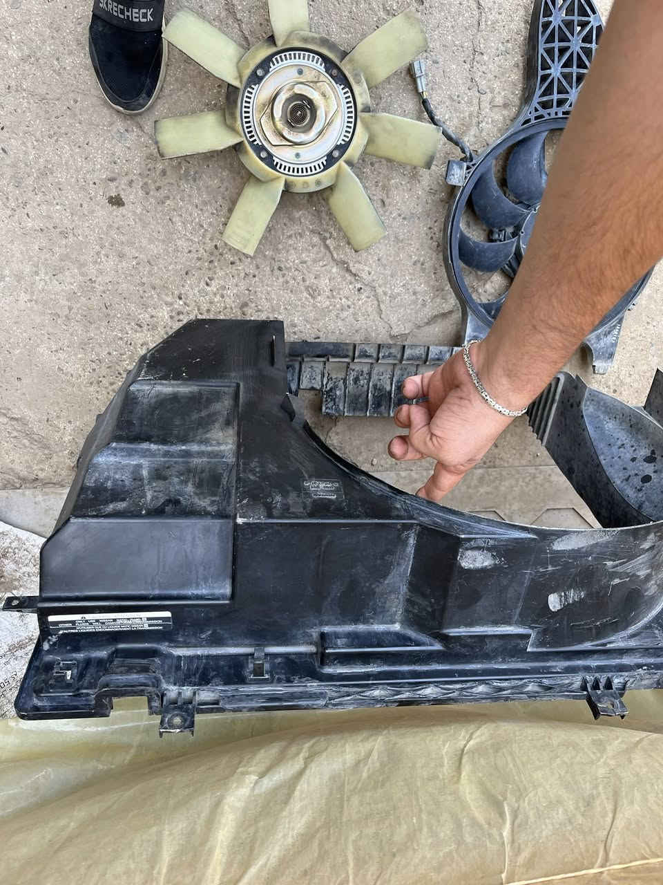 السلام عليكم عندي ذني مال نيفارا للبيع اليفيدنة يجي خاص اصليات مال تفصيخ ع الشغل


**إذا كنت صاحب هذا الإعلان وتريد حذفه لأي سبب، رجاءا أرسل رسالة إلى الدعم الفني**