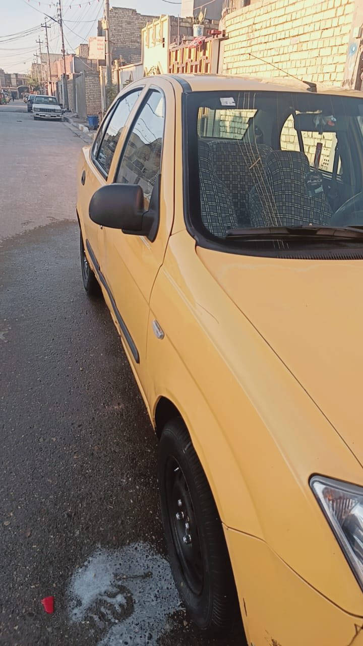 سلام عليكم من رخصت الادمن سياره طبيه للبيع فقط موديل 15بغداد بسمي سنويه الشهر 4 بدون صبغ تبريد تدفه شغال صدر جديد زوج تاير جديد قبل سبوع بدون نقص بيه طخه بجه اليمنه باب ودوسه موضحه بصورة مصفره هيئة وغرامات السعر 35 وبيها مجال *********** مكاني بغداد
