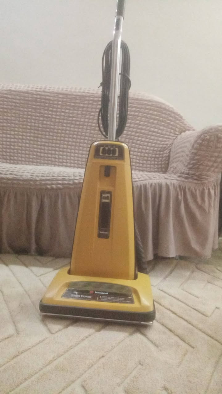 مكنسه يابانيه نشنال نظيفه جدآ جدآ حته استخدام قليل
مختوم عليها ١٩٨٥
التواصل
***********
