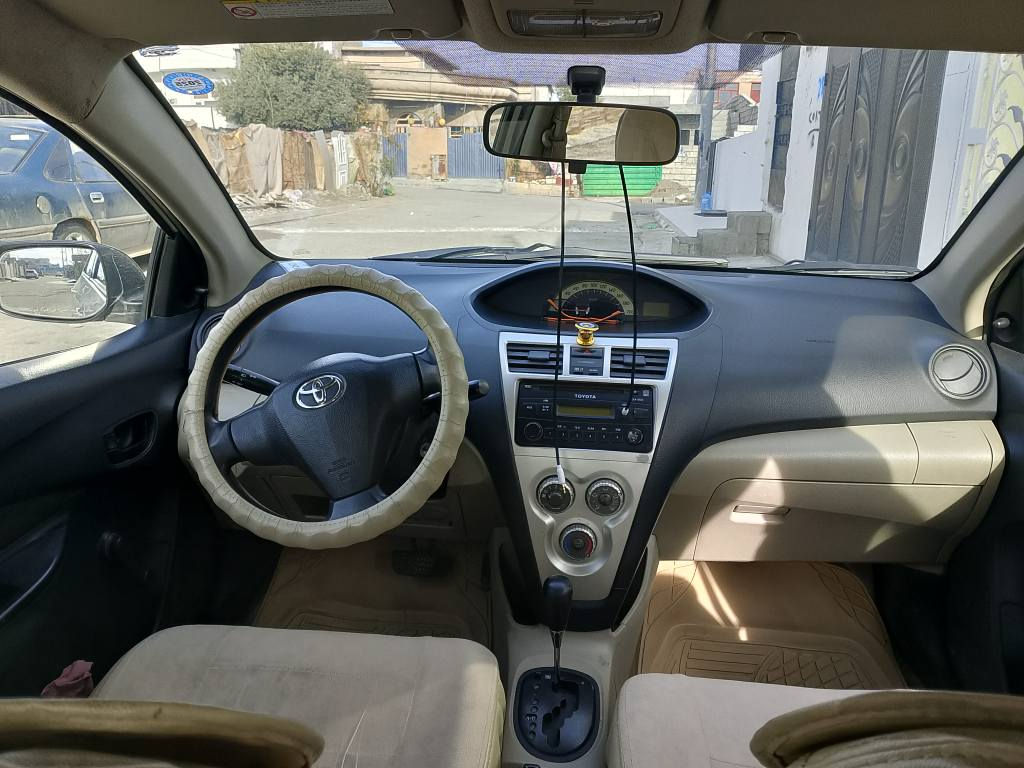 تۆیتا یارس
 مۆدێل 2007 ئۆتۆماتیك 
ڕەقم سلیمانیە
سەنەوی تازە تا 2028 
کارتی بەنزینی خۆی لەگەڵدایە .
گێڕ و مەکینە و تەبرید بەشەرت 
دوو پارچە و پەڵەیە بێ ناوگرتن  
ناونیشان : چەمچەماڵ 
ژ.م / *********** شمشمل, السليمانية
