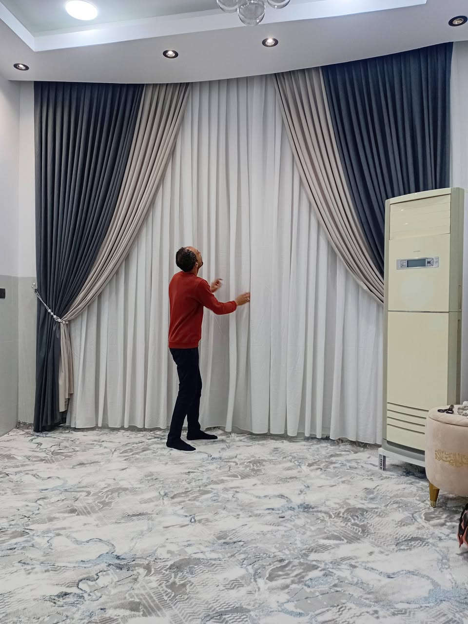 ستائر الفيروز تقدم لكم أروع الستائر حسب الطلب ولقياس الموقع شارع المستوصف يم مجمع عبدو ناحيه الامام رقم الهاتف للأستفسار  ***********
