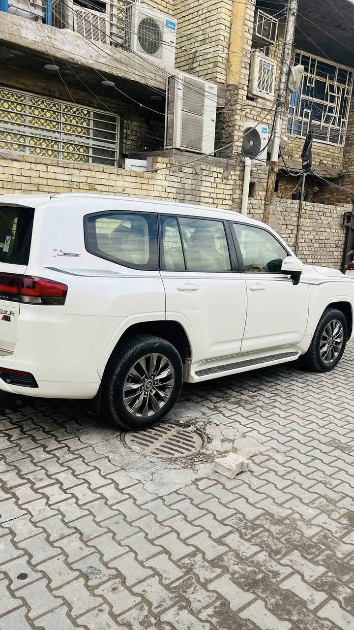 🚗 للبيع: تويوتا لاندكروزر 2022
📍 مكان السيارة: بغداد – مدينة الصدر
📞 للتواصل: ***********
💰 السعر: 650 ورقة – قابل للتفاوض
📊 المسافة المقطوعة: 64000 كيلومتر
🛠️ المحرك: 6 سلندر – 4000cc تنفس طبيعي 

⚠️ أضرار السيارة:
• وارد خليجي – وكالة SAS
• خدش بالباب الخلفي الأيمن فقط
• باقي أجزاء السيارة مكفولة عام

📌 تفاصيل إضافية:
• رقم السيارة: بغداد الدولي الجديد
• باسم المالك – تحويل مباشر
• لون السيارة: أبيض
