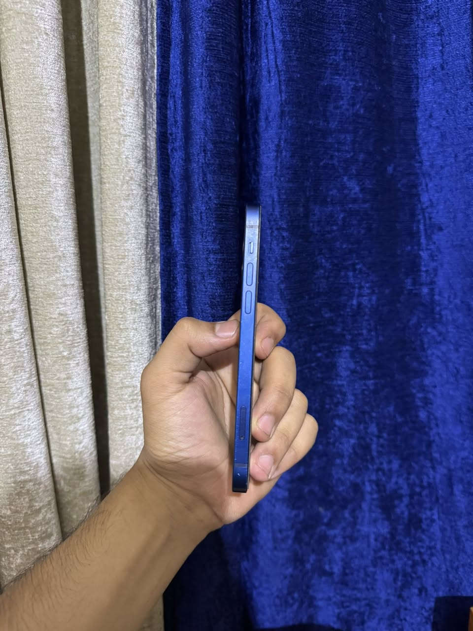 ايفون 12 عادي
 ذاكره 128 
بطاريه 🔋72
 بدل  شريحه 

   شرق اوسط 
 جهاز نضيف 
بي خدوش بسيطه بلشاشه 
جهاز لا مبدل بي شي ولا مفتوح 
وتر بروف 
مكاني حله 
شارع ستين 
السعر  290 وبي مجال بسيط 
***********
