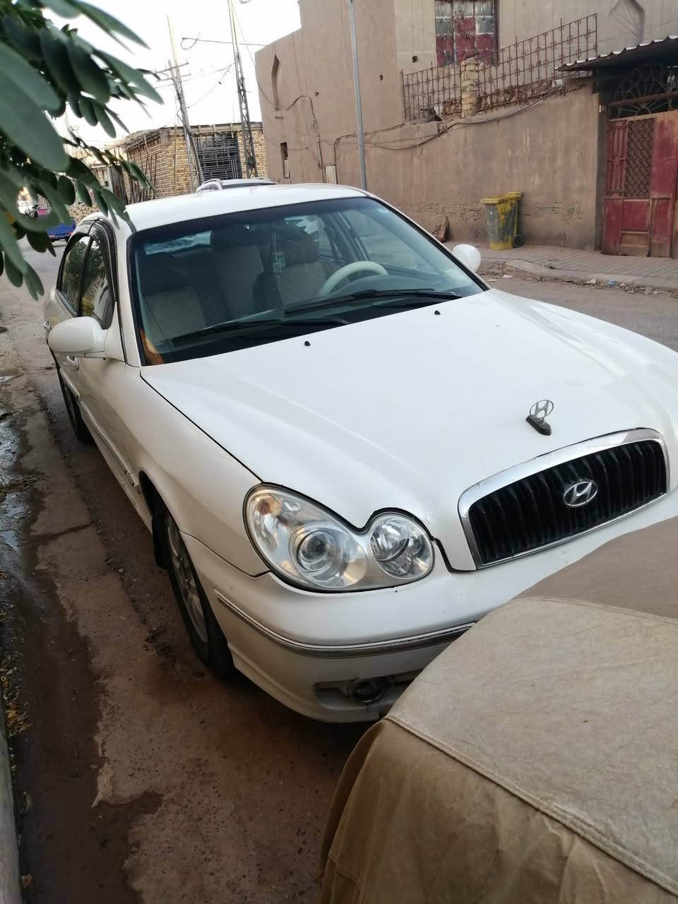 سوناتا وفود 2005 
صبغ عام للجمالية
رقم ( بابل ) انگليزي 
محرك 2000 ( مبدل مال حاوية شرط النظافة لاتنقيص ولا تبخير ) 
گير أوتوماتيك 4 نمر ( لاصفنة بالبگ ولا تأخير بالنمر ) 
تبريد شغال ثلج 
كهربائيات شغالة ( من السكنات الى گلوب الرقم ) 
غرفة نظيفة جداً دوشمة درجة اولى + ارضية جلد 
تخم تاير نظيف 
شاشة 
سيارة جاهزة برغي ماتصرف عليها
بإسمي تحويل ثاني يوم 
السعر / 65 ( بيها مجال قليل للشراي ) 
مكان السيارة الديوانية / قضاء الشامية 
للتواصل / ***********
