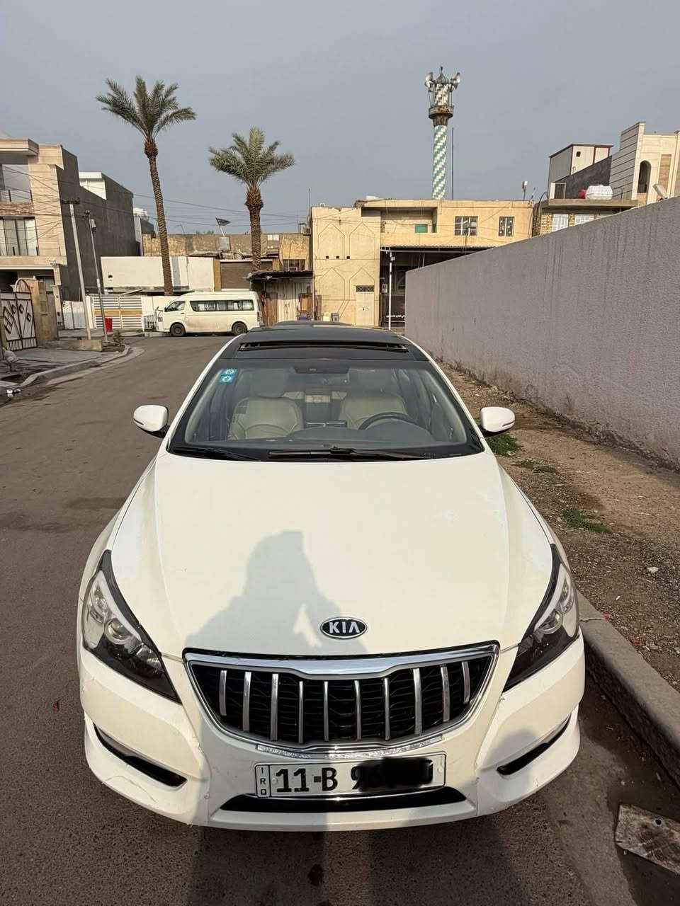 كيا كادنزا خليجي 2011 VIP الملكي فول مواصفات  رقم بغداد أنكليزي  باسمي  سنويه وهزه جديدات
بانورما بصمه كراسي ثنينهن كهرباء حساسات مراه شفط هواي مواصفات ما ماشيه هواي 100mi يعني 146km 
محركها 6 سلندر 3500 ناعم ما بيها رواجز ابد  وكير وصدر جديد تبريد ثلج تدفئه   وكهربائيات جاهزات دوشه كشنات و ارضيه جلد  ب ٣٥٠ الف  
(صبغ حزام . حادثها   جاملغ خلفي  نفسه مصلح وتكمه مبدله 
بانورما كذالك دوسه بيها ضربه ب رصيف  بارد   شويه شي خفيف بسياره مكفوله من جفيه وكلبه)    
بجم وحوض نظيفات  ما بيهن ضربه  
سياره حلوه و رزانه  ب عافيه ع ياخذها 
سعرها  89 ورقه   مناسبه كلش لان اريد ابيع    جماعت 80 ما ابيع لا تعب نفسك  بيها مجال بسيط كلش  ما تعجبه كلمه طيبه صدقه. للبيع نقد  فقط بدون مراوس 
  بغداد بسمايه 
*********** 📞
