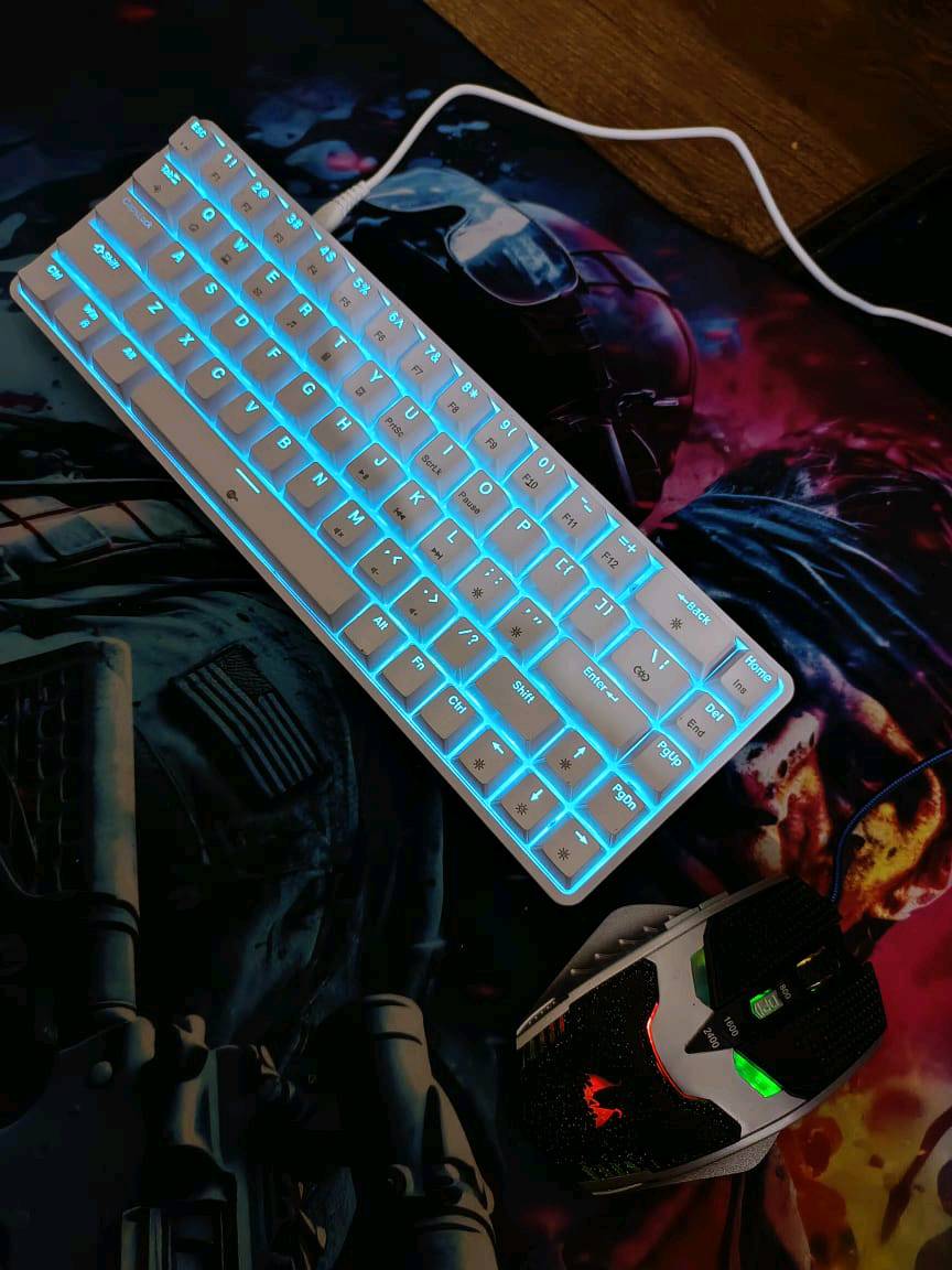 بيسي مكتبي كامل لل شغل البصيط
مواصفات كور اي 3 جيل ثاني كرت شاشه داخلي رامات

8 DDR3 تخزين HDD 500 مع ماوس وكيبورد وشاشه ويده كيبورد بلو سوج ارجيبي كامل كل هاذه بسعر 135 الف وبي مجال قليل 