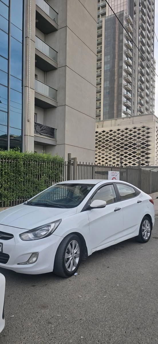 هيونداي اكسنت —Accent
 مۆدێل ٢٠١٤ بێ بۆیاغ هەرزە و سەنەوی نوێیە بەناوی خۆمە ABS  و سیستەمی ECO یە . نرخی ١١٠و مەجالێکی کەم  
*********** واتسئەپ أربيل, العراق
