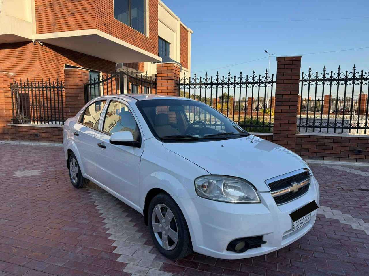 السلام عليكم... 
شوفرليت افيو مديل2011
1600 خليجي اوتماتيك 
الي يدور جديد ونظيف 
سيارة مال جناي وما متعوبة 
استلام شركه 
سيارة كفالة 
محرك كير جديد جدا نضيف ومكفول
تخم تاير كهربائيات بلادي 
   على وضع شركة 
ملاحظة بسيطة بيها طخه باب سايق وصبغته فقط  
سيارة نظيفة احلا من الصورة بالعافية على الي ياخذها رقم كربلاء تحويل مباشر مكاني كربلاء 
للاستفسار ***********
