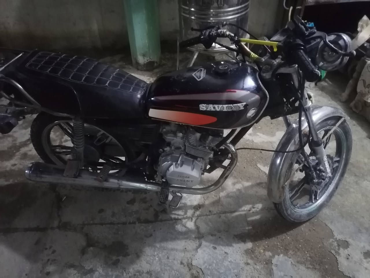 سلام عليكم دراجه سيفان موديل 2021 محرك ناعم فول كهربائيات كامله بس نقص اشايرر بس.. بيع او مراوس السعر خاص رقمي *********** موجود واتساب اتصل وتدلل
