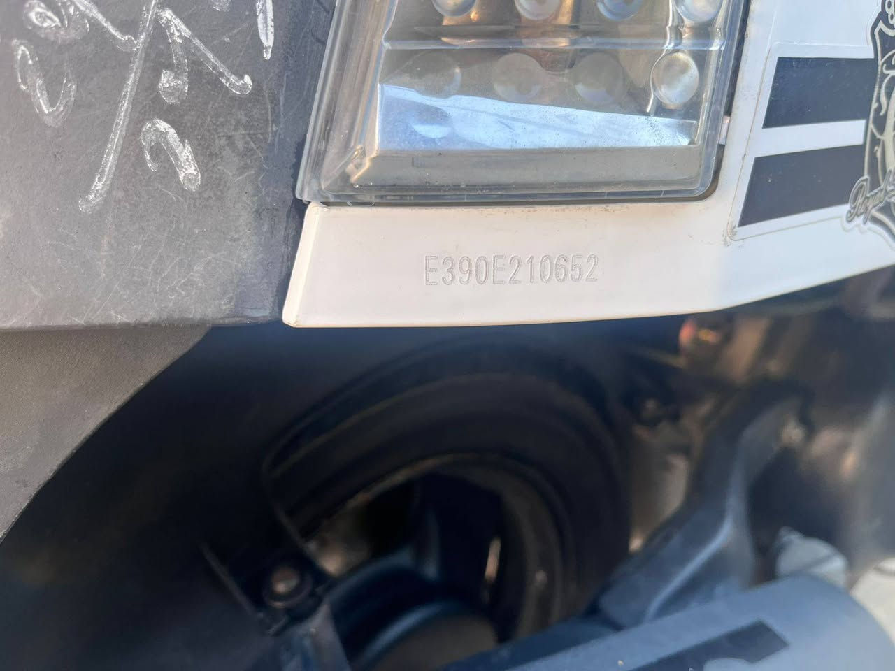 سلام عليكم درجه بوليس للبيع طالعه من الربه صارله 3تشهر مديل 2008 الدرجه كامله امكمله محركه ناعم معدال 115 اوشلعه حلوه كهربائيّات كله شغله سلف هندر كله شغال الصبح نكره سلف تايرات زوج جدد  كفرات بلاديه وبيه وصل معرض موجود سعره 850اوبيه مجال للشراي يتصل على رقم ***********
