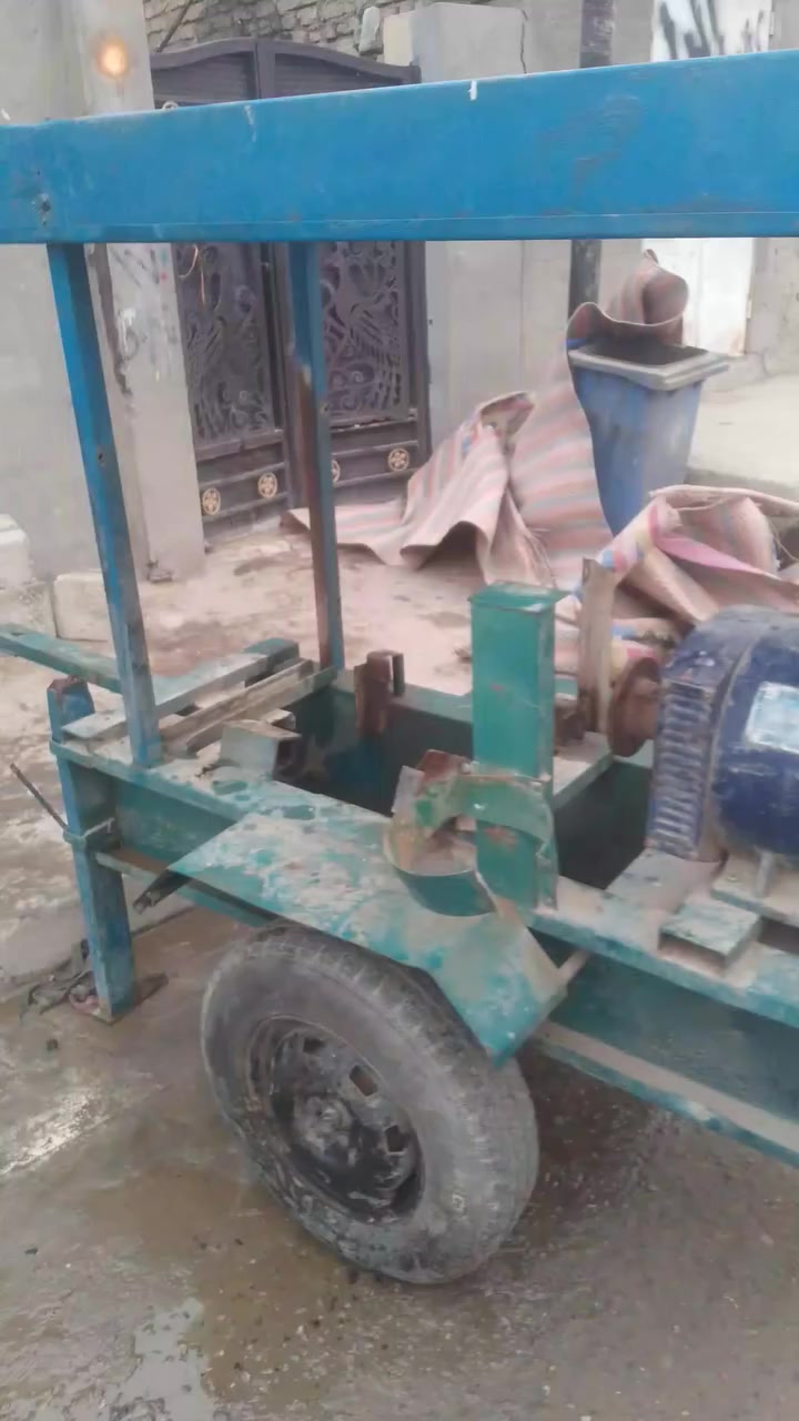 سلام عليكم شاصي وراس توليد 10كيفي وداينمو وسلف السعر 700وبي مجال ***********
