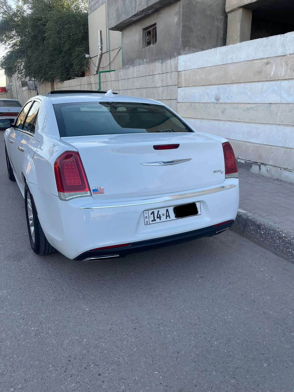 اوباما 2015 كلين تايتل فقط تكحيل كارت بلداير. سياره فول مواصفات نوع C.  سياره رقم بصره  جاهزه من كلشي 
مواصفات بنوراما برده خلفيه. كشن حار بارد مرات قلاب ستيرن كهربائي السعر 220 وبيه مجال بسيط كلش رقمي ***********
