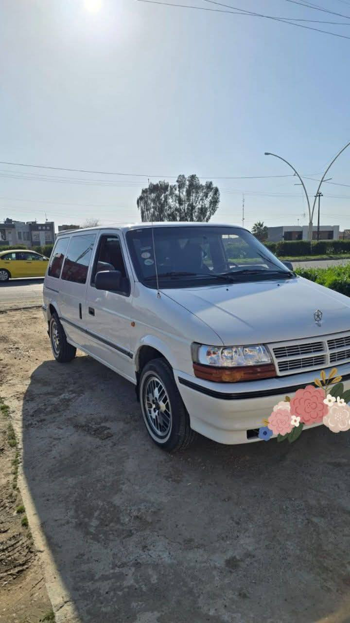 سيارة كلايزر  موديل ٩٣ سنوية لغاية٢٠٣٠رقم مسطرة صبغ عام جمالية السيارة وضع شركه شاصي قصير كير توماتيك السعر 45 ورقة  للاستفسار  على رقم ٠٧٧٤.٩٤٤٣٢٥ و***********
