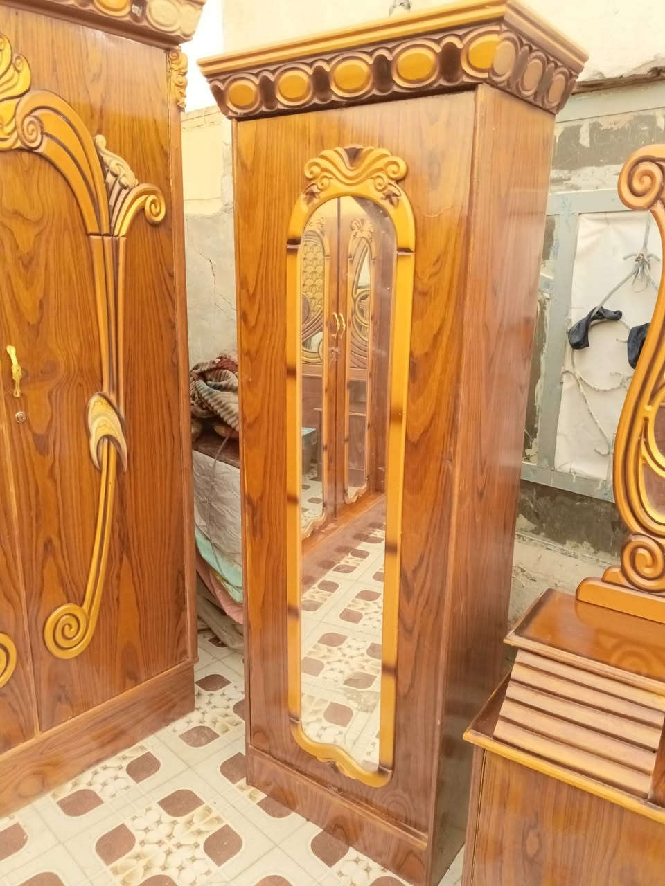 غرفه مستعمله 6 ابواب شرط النضافه
زاويه كنتوريه دوار كبل شد نضيفه وجاهزه قضاء القاسم ع 
***********
