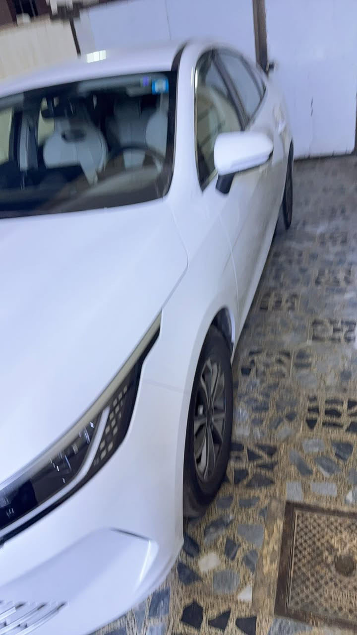 السلام عليكم بي وايدي زيرو ماشيه شـي قليل مال ترقيم وغراضهه كامله السعر 19200 وبيهه مجال الأتصال على رقم ***********
