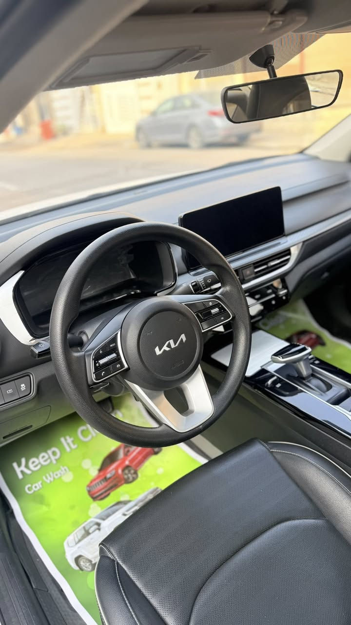 سلام عليكم K3 للبيع 2024 ماشيه 32000الف رقم اربيل نكليزي  بسم شركه تريد تحويل تريد وكاله مواصفات السياره فتحه بصمه مري شفط +ترحيب عنده الاقتراب  لايت زنون عدسات لد نهاري حجم المكينه 1500 السياره على وضع الشركه مكفوله  من صبغ والبارد وتبديل 
مكان السياره نجف 
السعر 143$
***********
