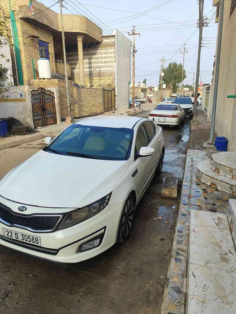 سلام عليكم بيع مستعجل هاي 2014 بيهة حادذ العرضانيه مبدله وما واصله المداكر وبيهة ضربه جوه القبق البانزين تجي وتشوف بعينك سياره ما بيه. اي نقص مكينه صار شهر من شديت مستخدمه بس  مبدله رواجس السياره خير من الله تبريد شغال راعيهة ابو معارض بل بياع بغداد تريد تحويل تريد وكاله والسياره حالين بل بصره 100 وبيهة مجال حك الجيه *********** خليجي 2400
