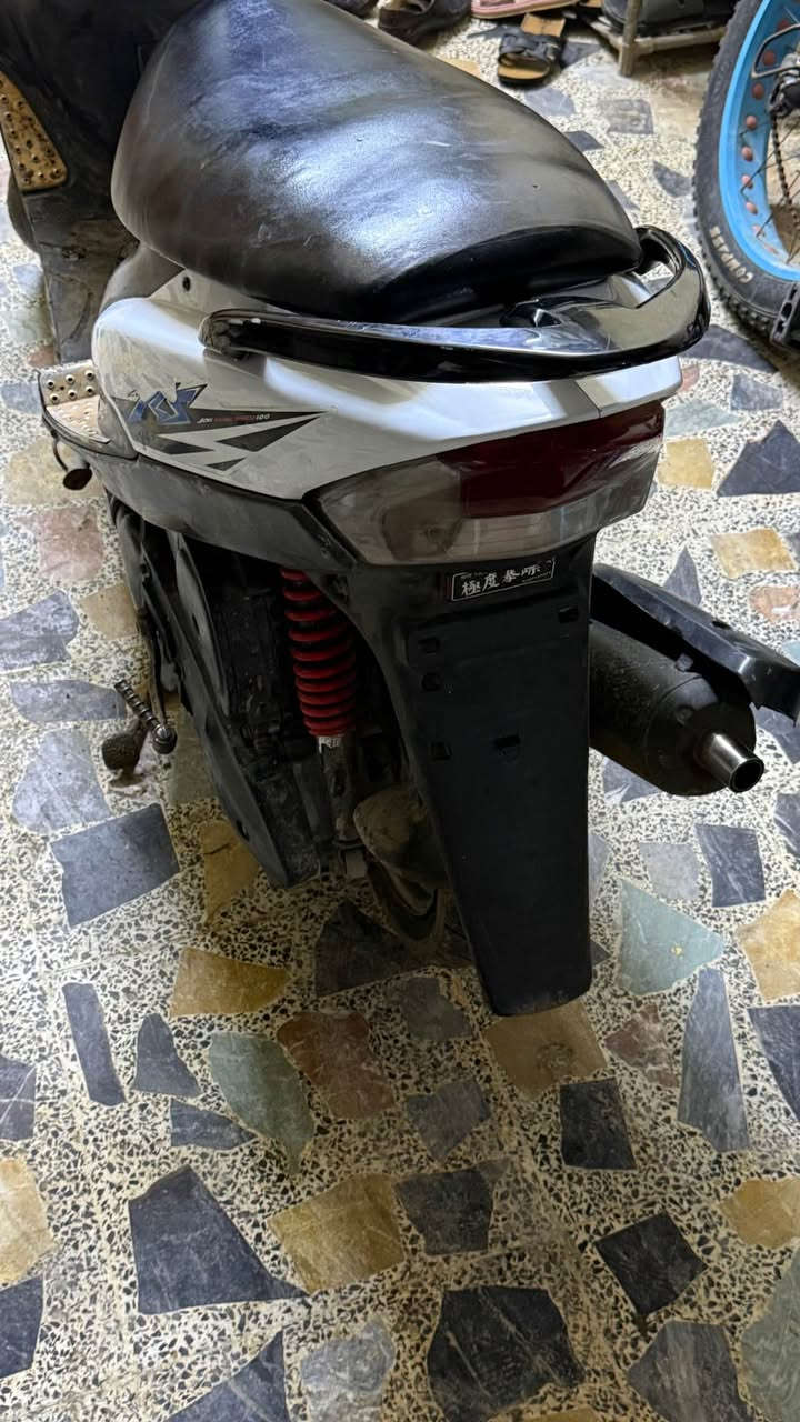 السلام عليكم مكلف بالنشر 
ماكس عدلة مكفولة 
شغالة كاملة
السعر 850 وبيهة مجال قليل 

0778 269 4486 عمارة, ميسان
