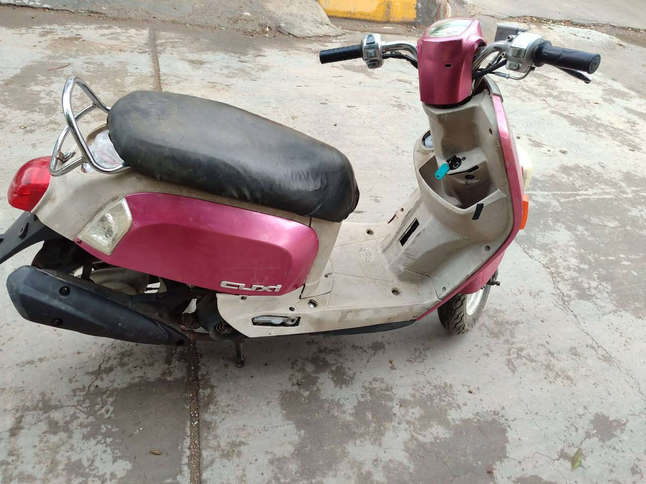 سلام عليكم دراجه بوليس كابريته دراجه حلوه نضيفه 
نقص  قبق باتري 2 نقص قبق بانزين  سعر400 وبيه مجال العنوان بهرز حي صدام   رقم  ***********
