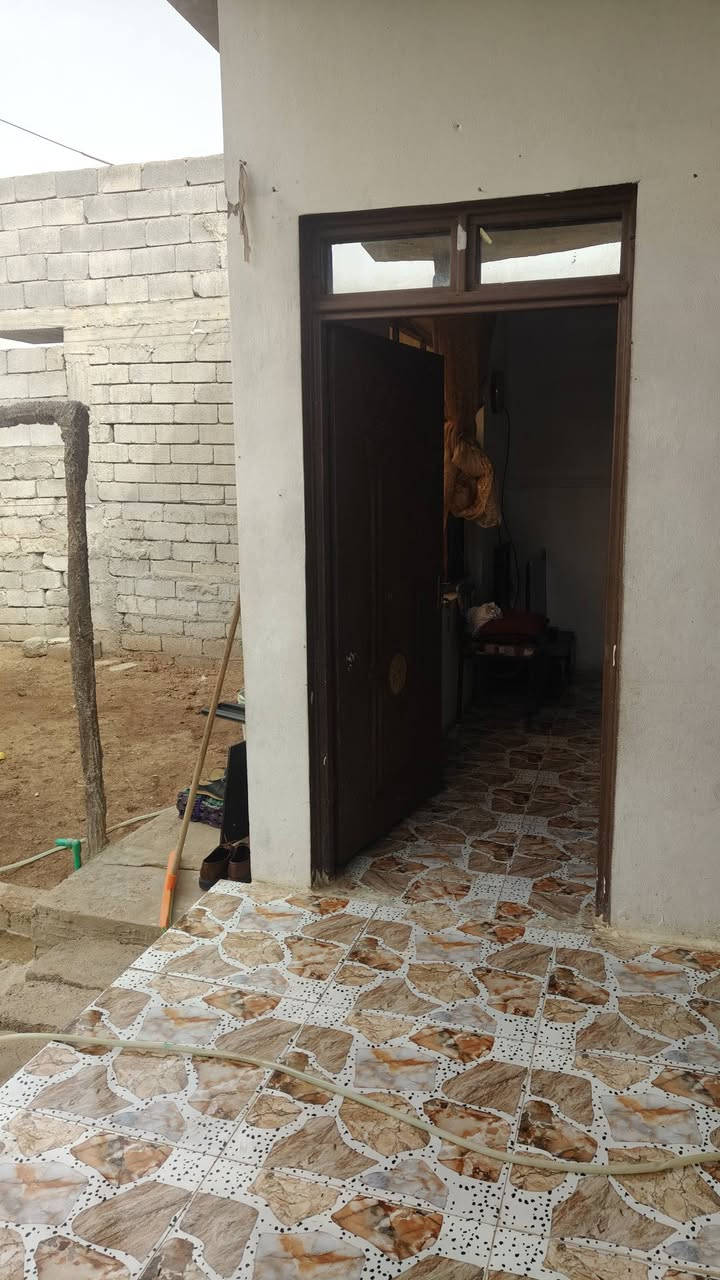 بيت زراعي سند 25لي بيع مكان قوسيات وره مجمع نخيل علئ طريق قديم مال دهوك المسحه 165متر بيت كامل السعر 35بي مجال ***********
