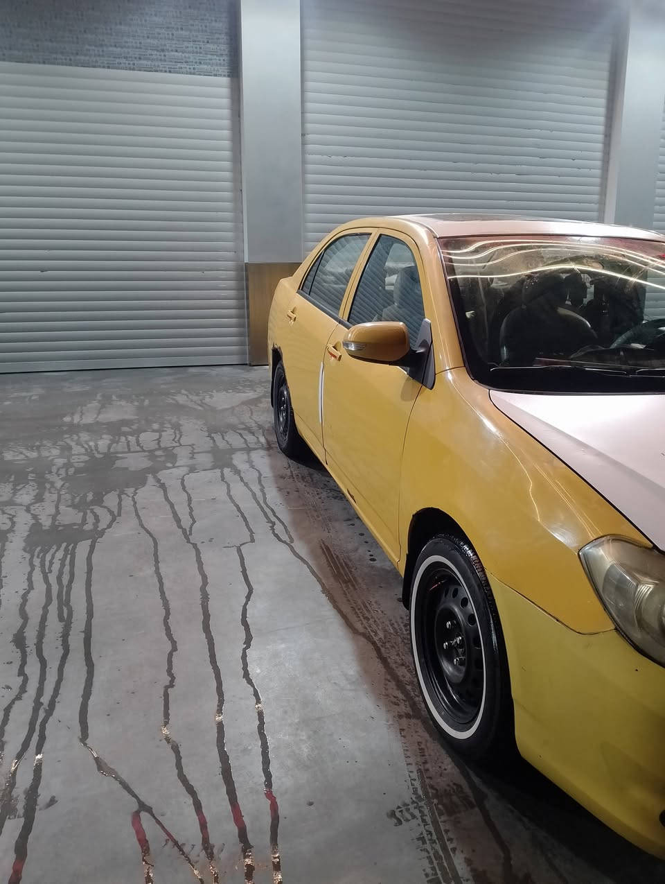 السلام عليكم
سياره بي وأيدي جي ثري مديل 13 
كفاله كير محرك شواصي السياره خير من الله لا تنقيص لا تبخير 
السياره تبريد شغال ثلج تبريدها 
فقط الهلالات معمره واضحه بل صوره الباقي كفاله رقم بغداد سنويه 27 
مكاني بغداد الكماليه 
السعر 54 
***********
