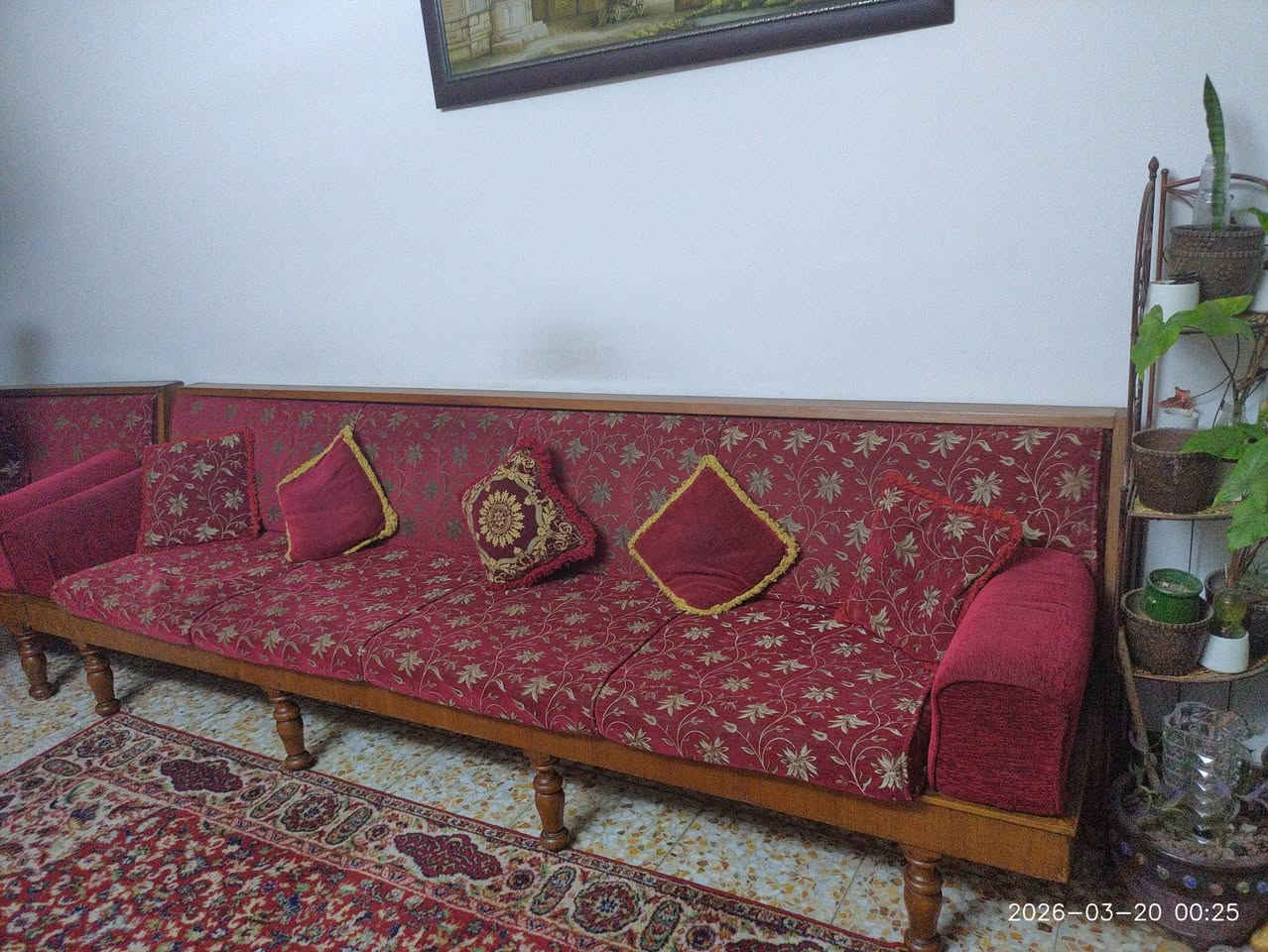 للبيع
تخم قنفات عدد 4 
ميز زاويه عدد1 

القنفات خام صاج اصلي مدوشم شغل راقي جدا

الميز الزاويه خام صاج اصلي مع خانه زجاج لوضع التحفيات

السعر 700 وبيه مجال 

للاستفسار الاتصال على *********** 
ايضا متوفر واتساب و متواجد على الماسنجر
