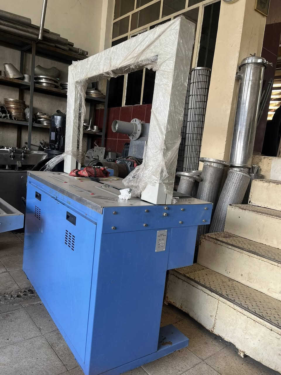 السلام عليكم مكينة تحزيم كرتون اوتماتيك بالكامل 
***********
***********
