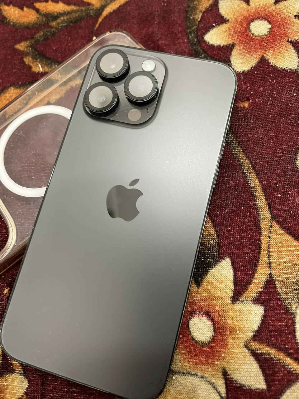 14 برو ماكس للبيع سعر 850 لون اسود بطارية 84 رقم *********** وتساب ***********
