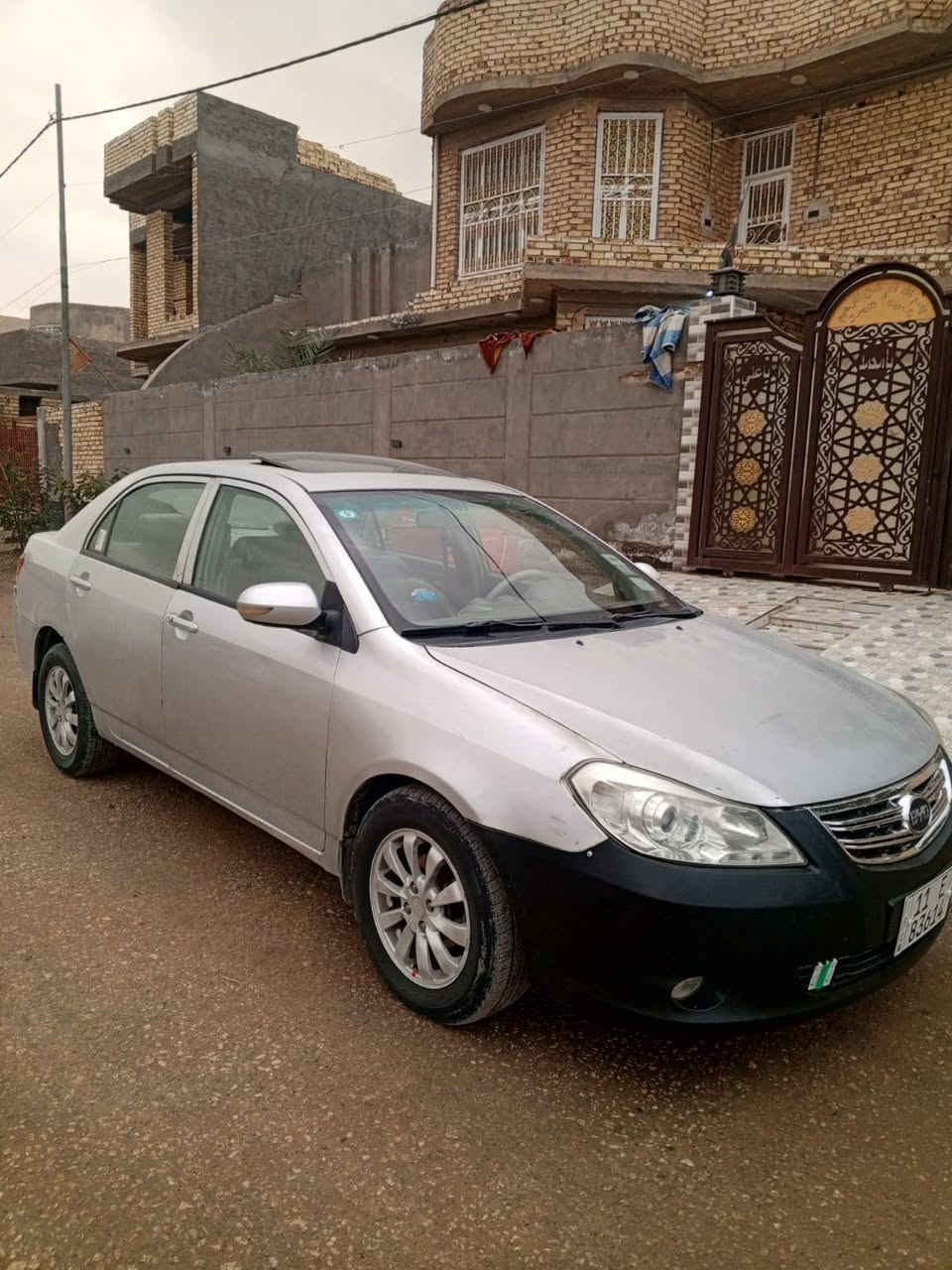 ياالله السلام عليكم بي واي دي موديل ٢٠١٣ جي ثري بصمه فول أتو جاهزه من كلشي تبريد شغال رقم بغداد رقم جديد سنويه جديده تحويل مباشر السعر ٥٠ وبيه مجال لشراي مكان السياره بابل ناحيه الإمام رقمي *********** و***********و اتساب ***********
