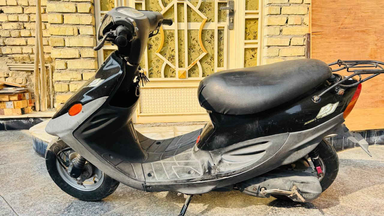 مرحبا : دراجه يوماها pg. للبيع شغاله من كلشي وشلعه وكهربائيات حلوه (مجفته مره وحده ). 
كابريتر وصالنصه تجاريه السعر  فقط 350 وبيها مجال للشراي
مكلف بلنشر الاتصال على هذا رقم *********** ،
