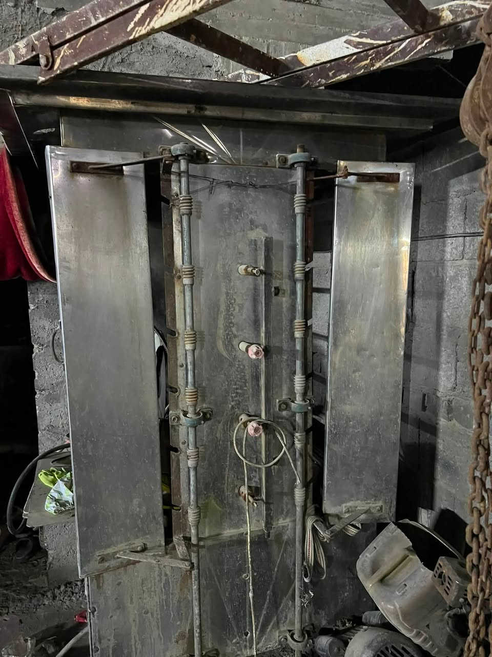 مشوايه دجاج شيل 12 شيش مأطور شغال ليريده بل خدمه ايضن تاروسه مال هوه ليريده بي خير ويدلل خاص مفتوح او اتصل وتدلل ‭***********‬

