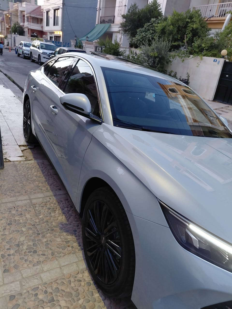 بي واي دي كوين ال موديل ٢٠٢٥ للبيع ماشي ٣٩٠٠ كم رقم اربيل سيارة بانوراما ٤ كاميرا بطارية كبير ١٢٠ كم بدون صبغ . سعر من الاخير ١٧٢٠٠$  للاستفسار واتس اب ***********
