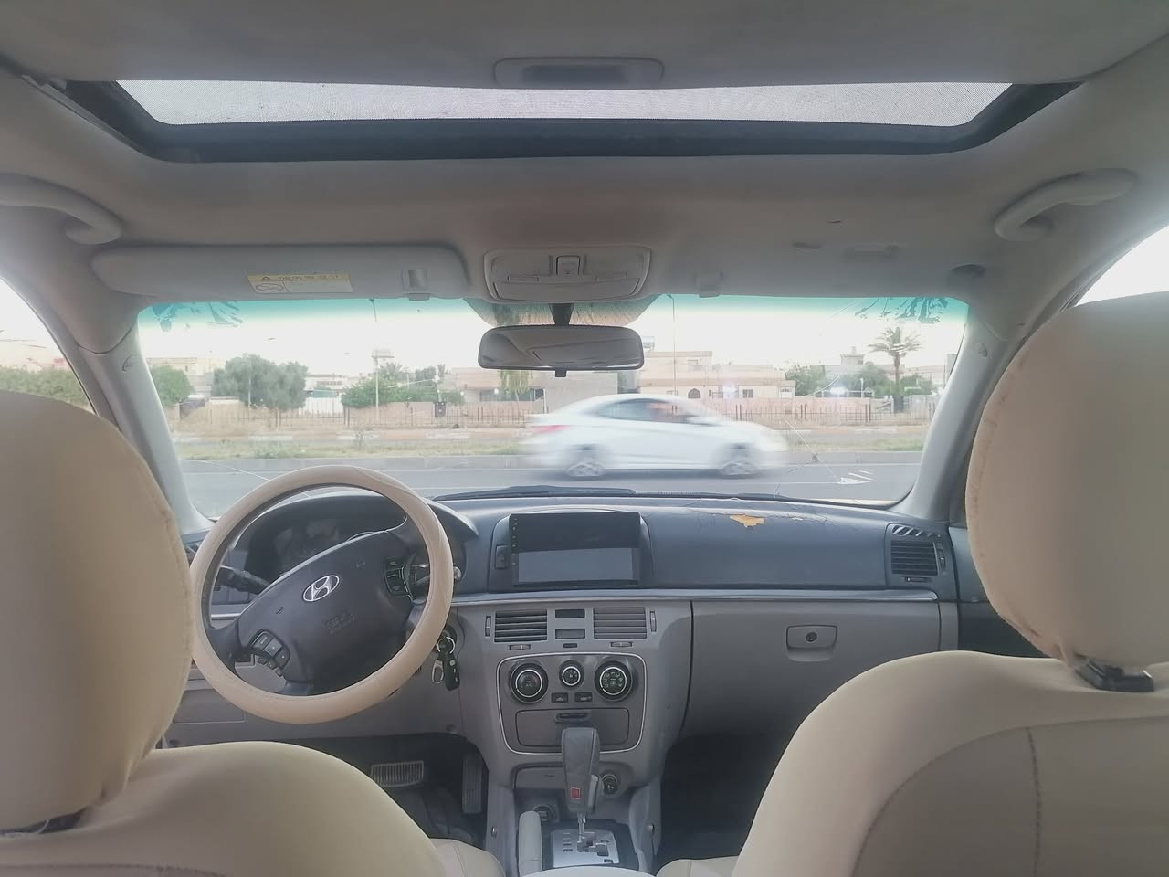 السلام عليكم سوناتا للبيع ٢٠٠٨ محرك ٦ جديد مال كصه قبل شهر شديتو كير محرك تايرات دوشمه جديدة تبريد منضومه كامله كمريسر تحتاج شرط التحويل عليها نقابة سعر ٥٥ الاستفسار ***********
