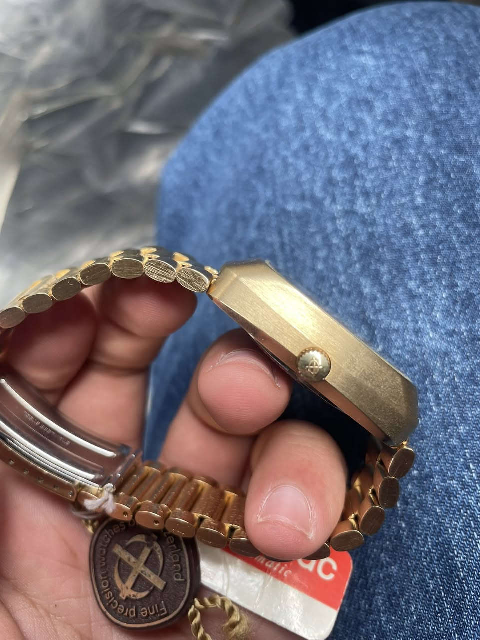 السلام عليكم
زودياك اوتماتيك تغليف ذهب ساعه اسويسري لوك شمع سعر 350 دولار للاستفسار ***********
